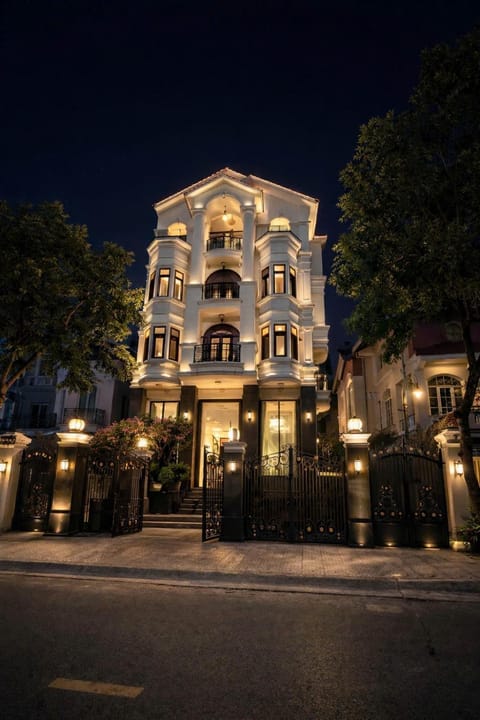 Property building, Night