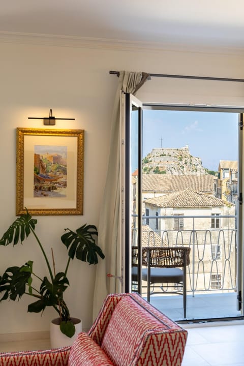 Living room, Landmark view