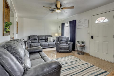 Fully Renovated, Near NMSU! Convenient Family Home House in Las Cruces