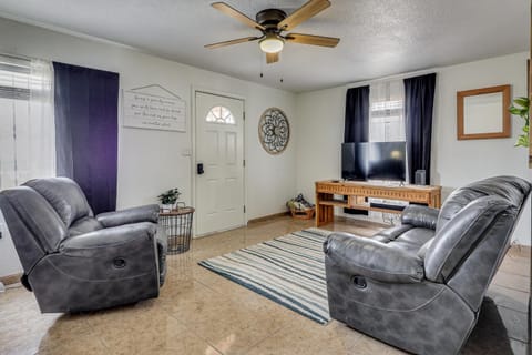 Fully Renovated, Near NMSU! Convenient Family Home House in Las Cruces