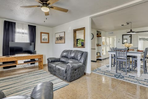 Fully Renovated, Near NMSU! Convenient Family Home House in Las Cruces
