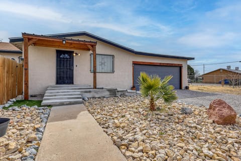 Fully Renovated, Near NMSU! Convenient Family Home House in Las Cruces