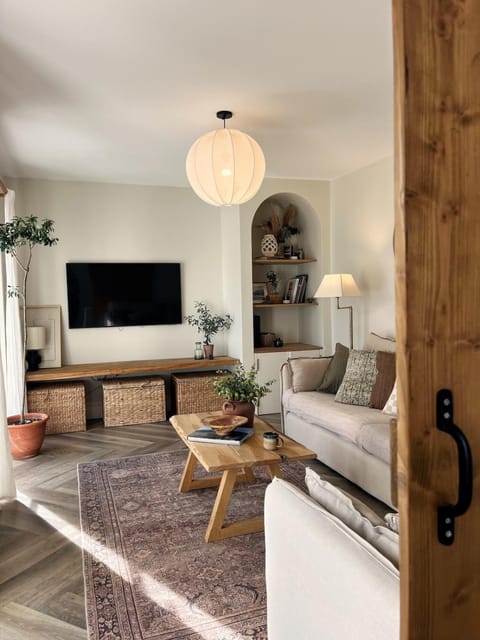 SeaNest and cabin, walk to beach Cabin in St Agnes