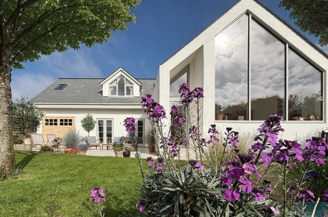 SeaNest and cabin, walk to beach Cabin in St Agnes