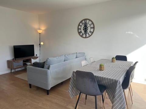 Property building, Living room, Seating area, Dining area