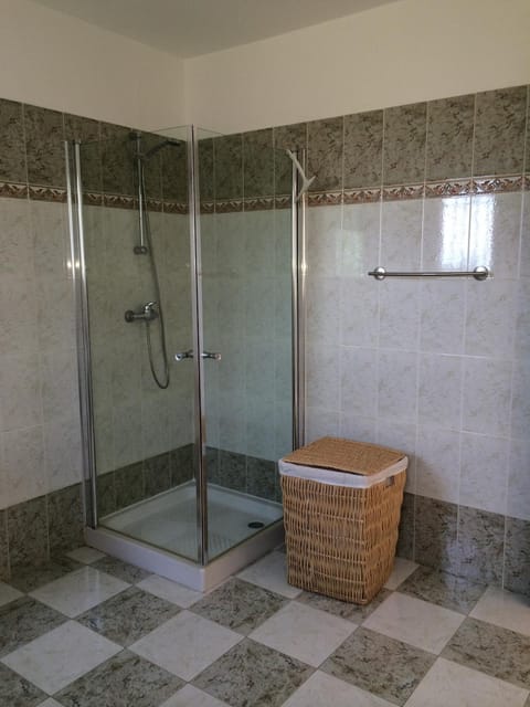 Maison avec piscine sans voisinage à 4km de la mer House in Linguizzetta