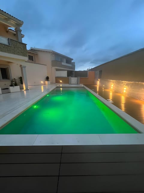 Property building, Swimming pool