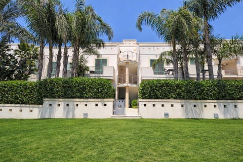 Property building, Spring, Garden, Garden view