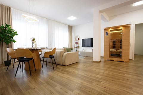 Sauna, Living room