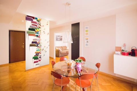 Coffee/tea facilities, Living room, Dining area