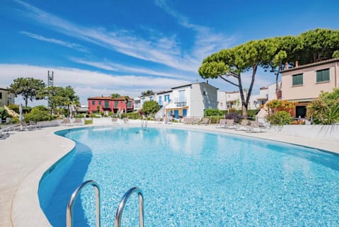 Property building, Pool view, Swimming pool, sunbed