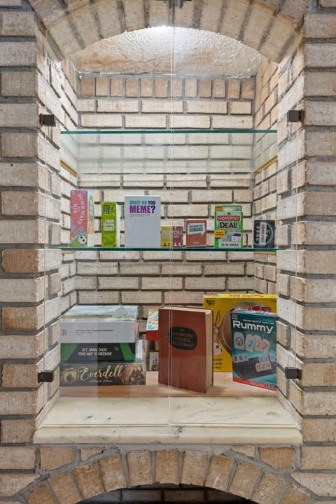 North Shore Lodge - 5000SqFt Game Area Hot Tub House in Tunkhannock Township