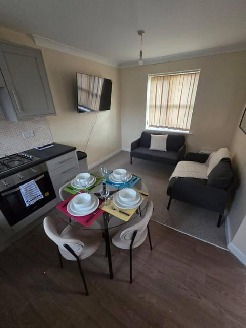 Spacious House | Perfect for Contractor Stays House in Widnes