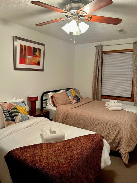 Comfortable 2BR-2BA Mountain Getaway Near Slopes Apartment in Dry Fork