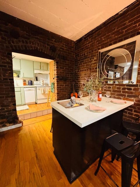 Ground floor flat at Virginia Highlands Apartment in Virginia Highland