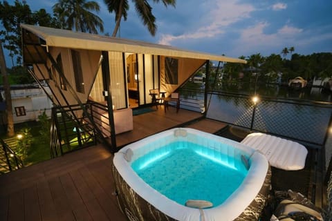 Night, View (from property/room), Balcony/Terrace, Lake view, River view