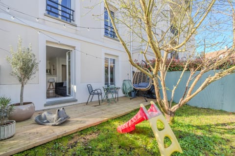 Property building, Garden, Garden view