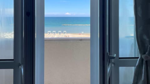 SE217 - Senigallia, trilocale fronte mare con terrazzo Apartment in Senigallia