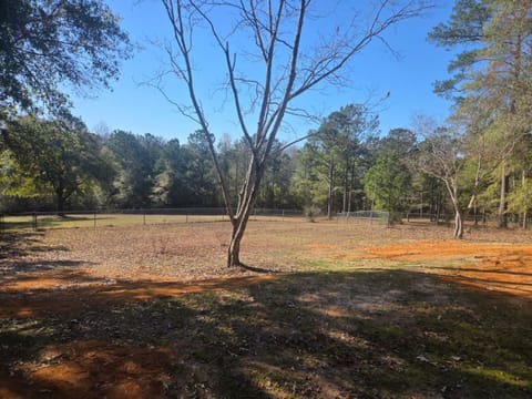 Family-Friendly 4BR Near Lake Eufaula with Game Room House in Eufaula