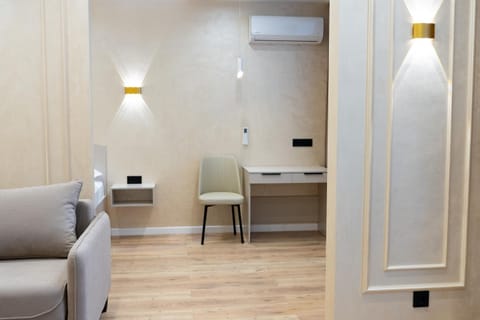 Seating area, air conditioner