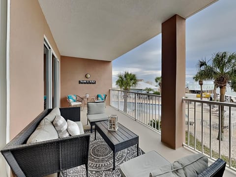 Balcony/Terrace, Seating area, Beach, Sea view, furniture