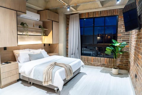 Bed, Photo of the whole room, Bedroom, air conditioner