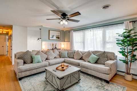 Musicians Beachside Retreat in Lake in the Hills House in Illinois