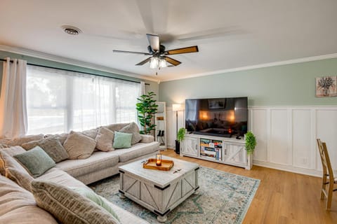 Musicians Beachside Retreat in Lake in the Hills House in Illinois