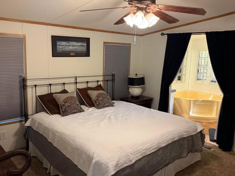 Tenkiller Timber Retreat House in Tenkiller Ferry Lake