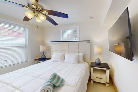 Silver Sands - Sunset Retreat House in Madeira Beach