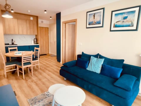 Kitchen or kitchenette, Living room, Seating area, Dining area, pet friendly, stove