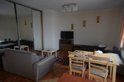 Bed, Living room, Dining area, Bedroom