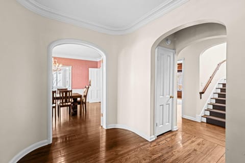 Spacious 5BR LA Villa with Pool Spa & Game Room House in Beverly Hills