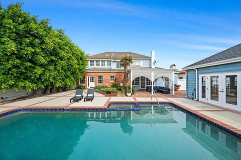Spacious 5BR LA Villa with Pool Spa & Game Room House in Beverly Hills