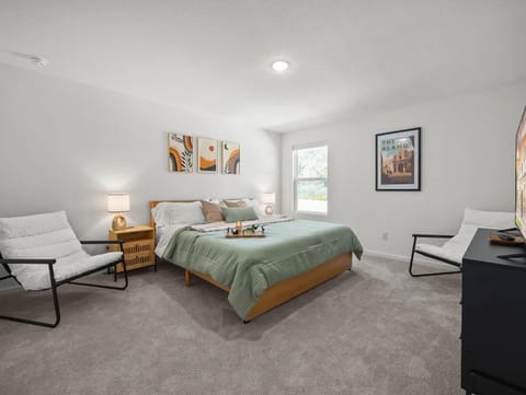 The Oak Tree House 4 KING Beds House in San Antonio