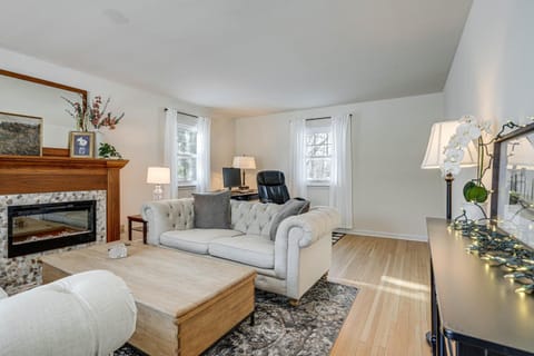 Family Fun on Lake Bemidji! Spacious Home with Yard House in Bemidji