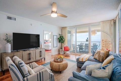 Majestic Sunset For 11 House in Long Beach