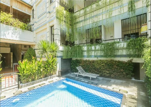 Property building, Swimming pool