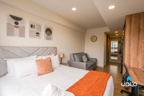 Photo of the whole room, Seating area, Bedroom
