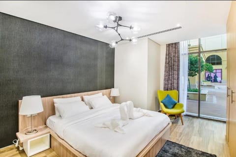 Free housekeeping visits during your stay - StayShort - Comfortable Marina 1BR Apartment for Families Apartment in Dubai