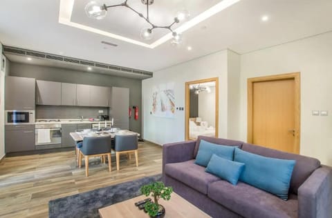 Free housekeeping visits during your stay - StayShort - Comfortable Marina 1BR Apartment for Families Apartment in Dubai