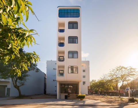 Property building, Day
