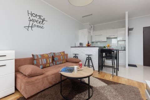 Kitchen or kitchenette, Seating area, Dining area