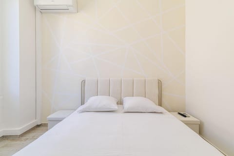 Modern Cozy Nest 2 Minutes from Monaco House in Monaco