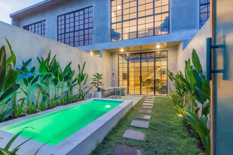 Property building, Garden, Pool view, Swimming pool