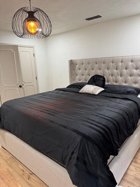 Texas Modern Farmhouse retreat Villa in Duncanville