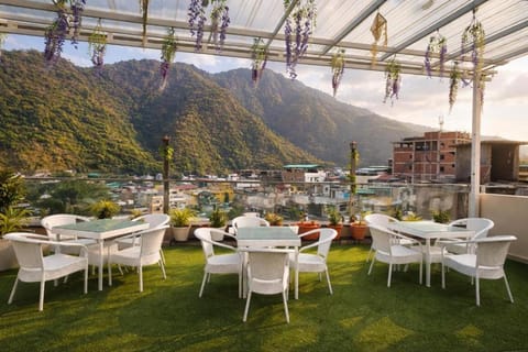 Restaurant/places to eat, Mountain view