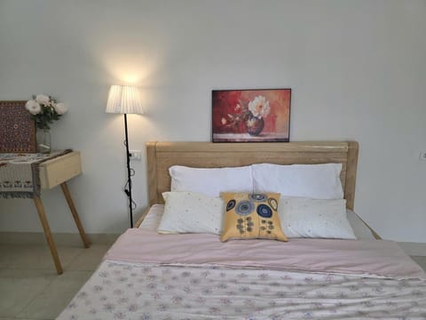Bed, Photo of the whole room, Decorative detail, Bedroom, soundproof
