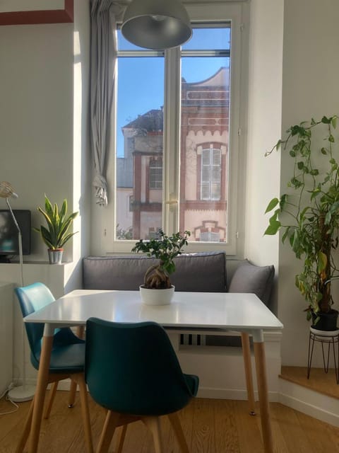 Dining area, Inner courtyard view