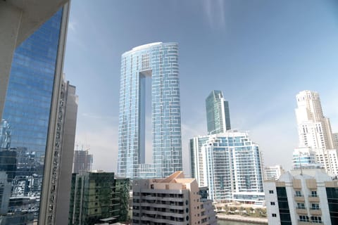 Free housekeeping visits during your stay - StayShort - Studio in Marina that Sleeps 3 with a Perfect City View Apartment in Dubai